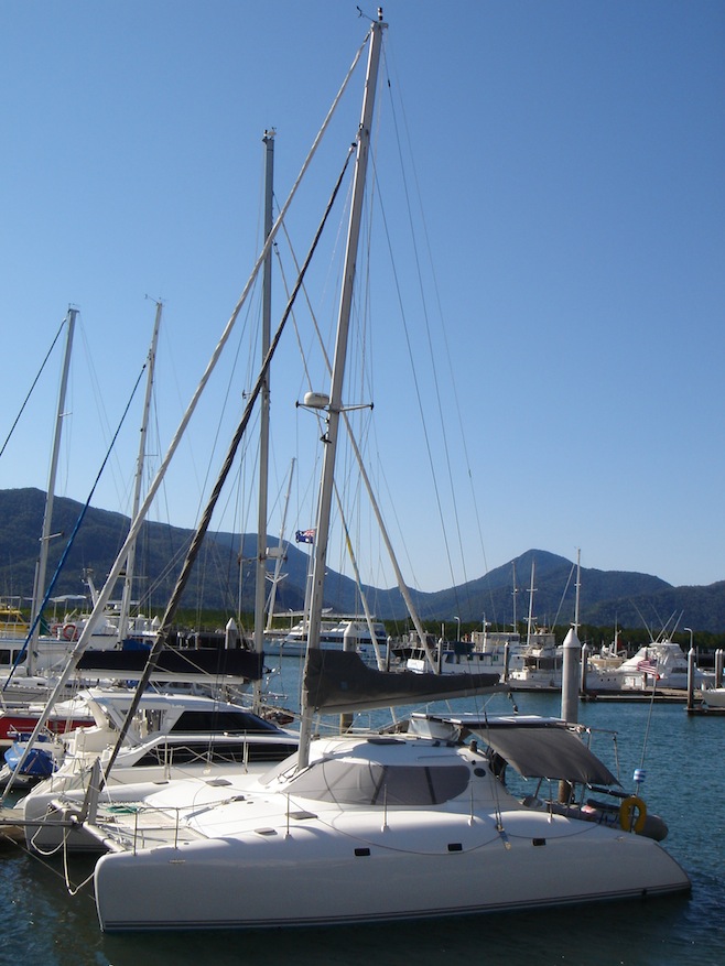 Bum in Cairns Marina